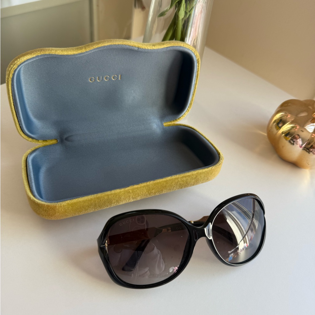 Gucci Black Sunglasses With Gold